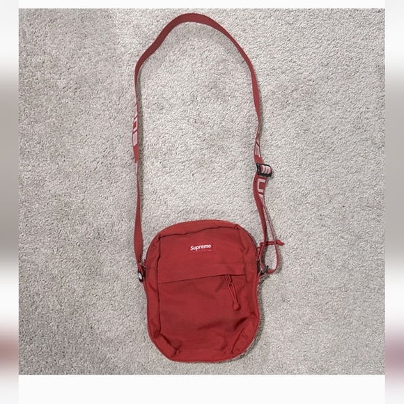 Supreme Shoulder Bag SS18 - Picture 2 of 5